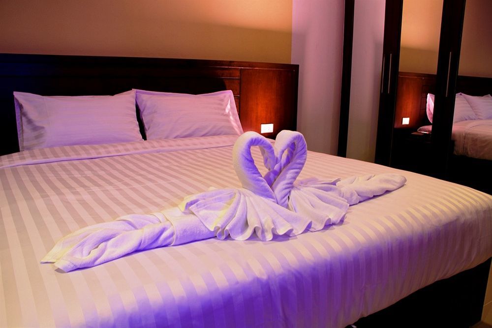 Oyo 373 Mc Ginger House Hotel Patong Екстериор снимка