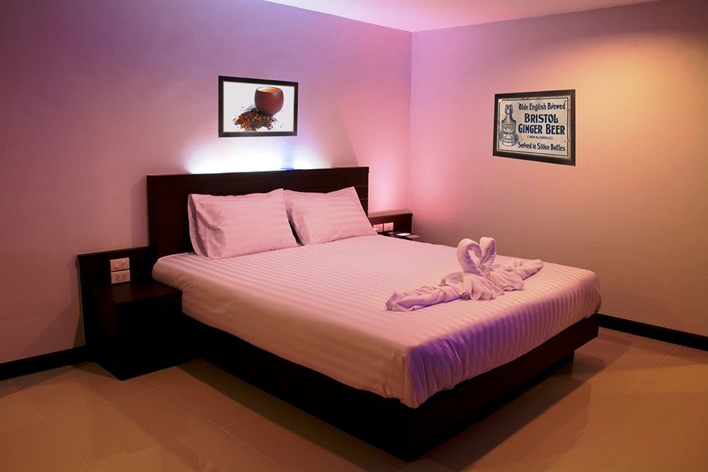 Oyo 373 Mc Ginger House Hotel Patong Екстериор снимка