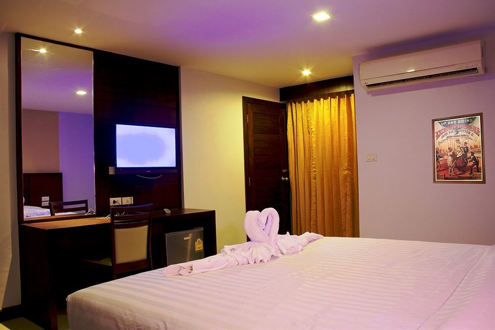 Oyo 373 Mc Ginger House Hotel Patong Екстериор снимка