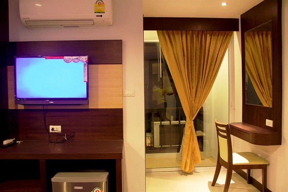 Oyo 373 Mc Ginger House Hotel Patong Екстериор снимка