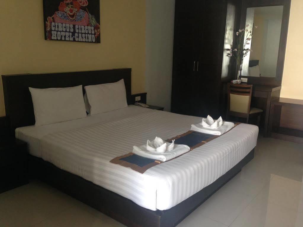 Oyo 373 Mc Ginger House Hotel Patong Екстериор снимка