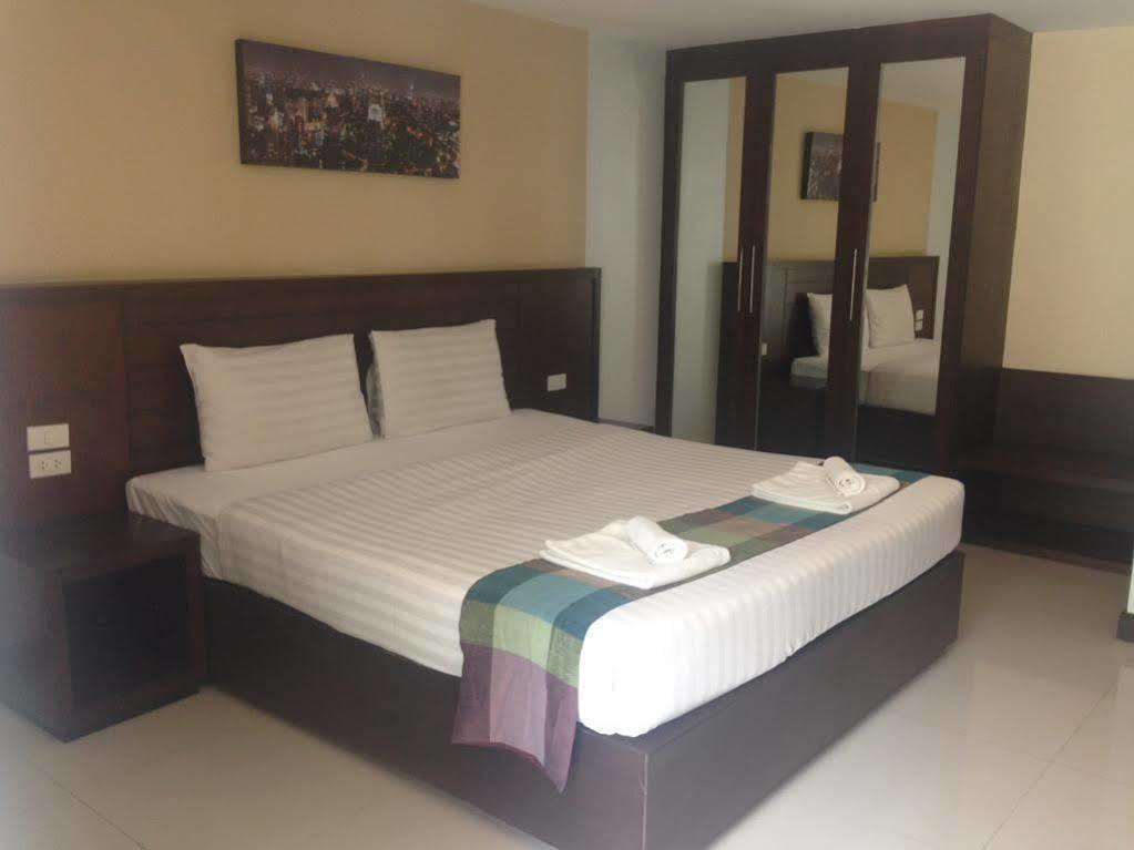 Oyo 373 Mc Ginger House Hotel Patong Екстериор снимка