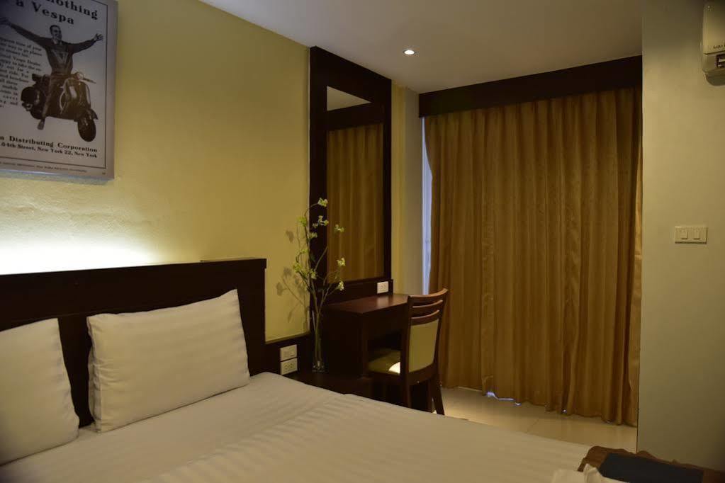 Oyo 373 Mc Ginger House Hotel Patong Екстериор снимка
