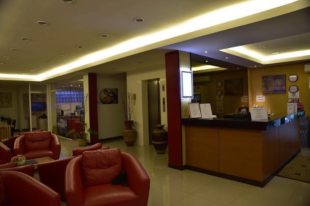 Oyo 373 Mc Ginger House Hotel Patong Екстериор снимка