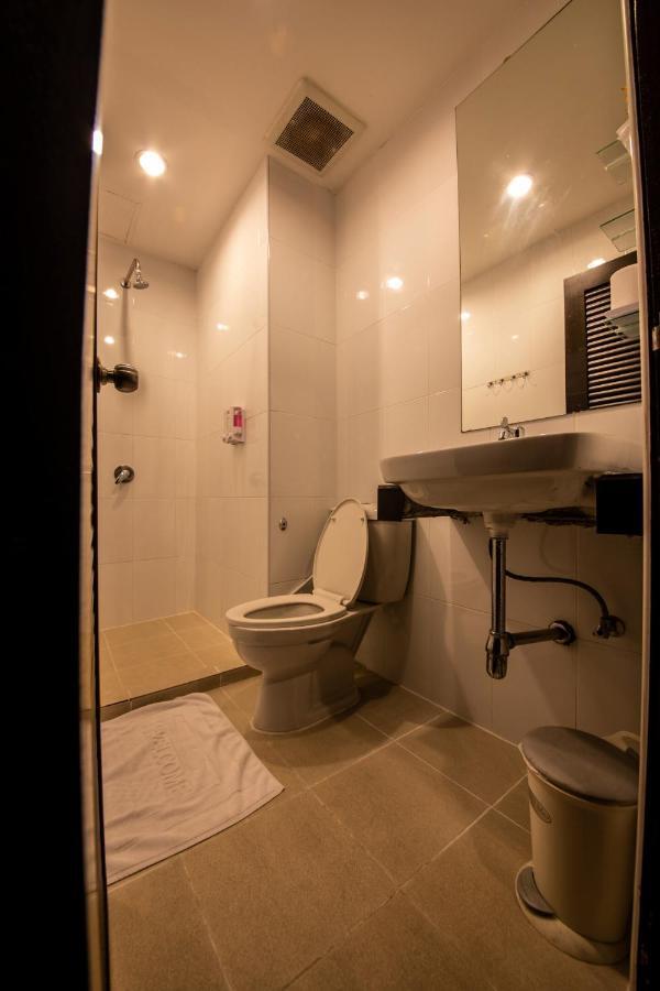 Oyo 373 Mc Ginger House Hotel Patong Екстериор снимка