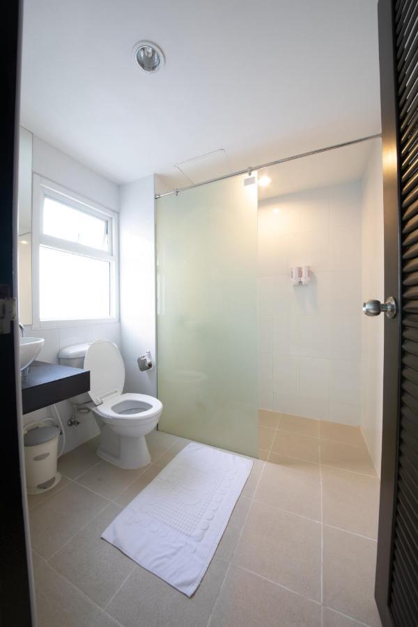 Oyo 373 Mc Ginger House Hotel Patong Екстериор снимка